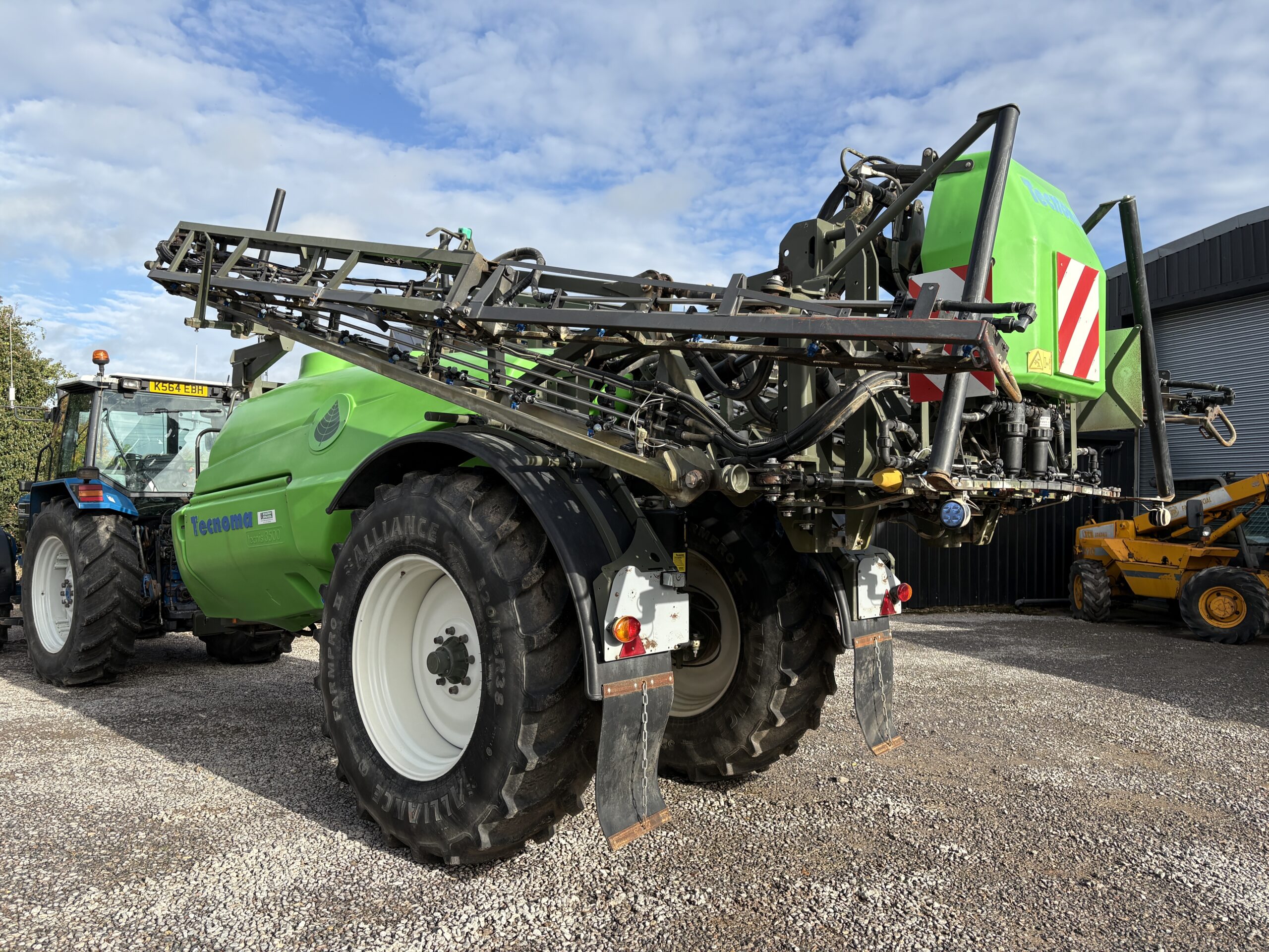 Tecnoma Tecnis II 3500lt 24mt Trailed Sprayer - Image 3